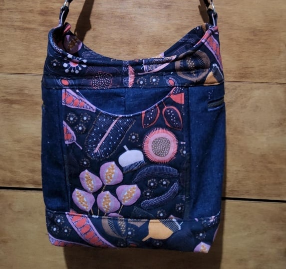 Upcycled bag with two types of pockets