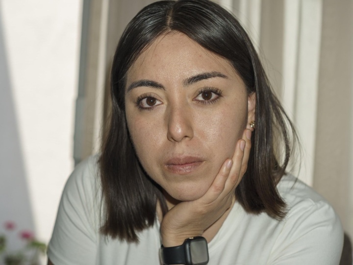 Portrait with frontal light (popup flash)