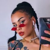Influencer Picture
