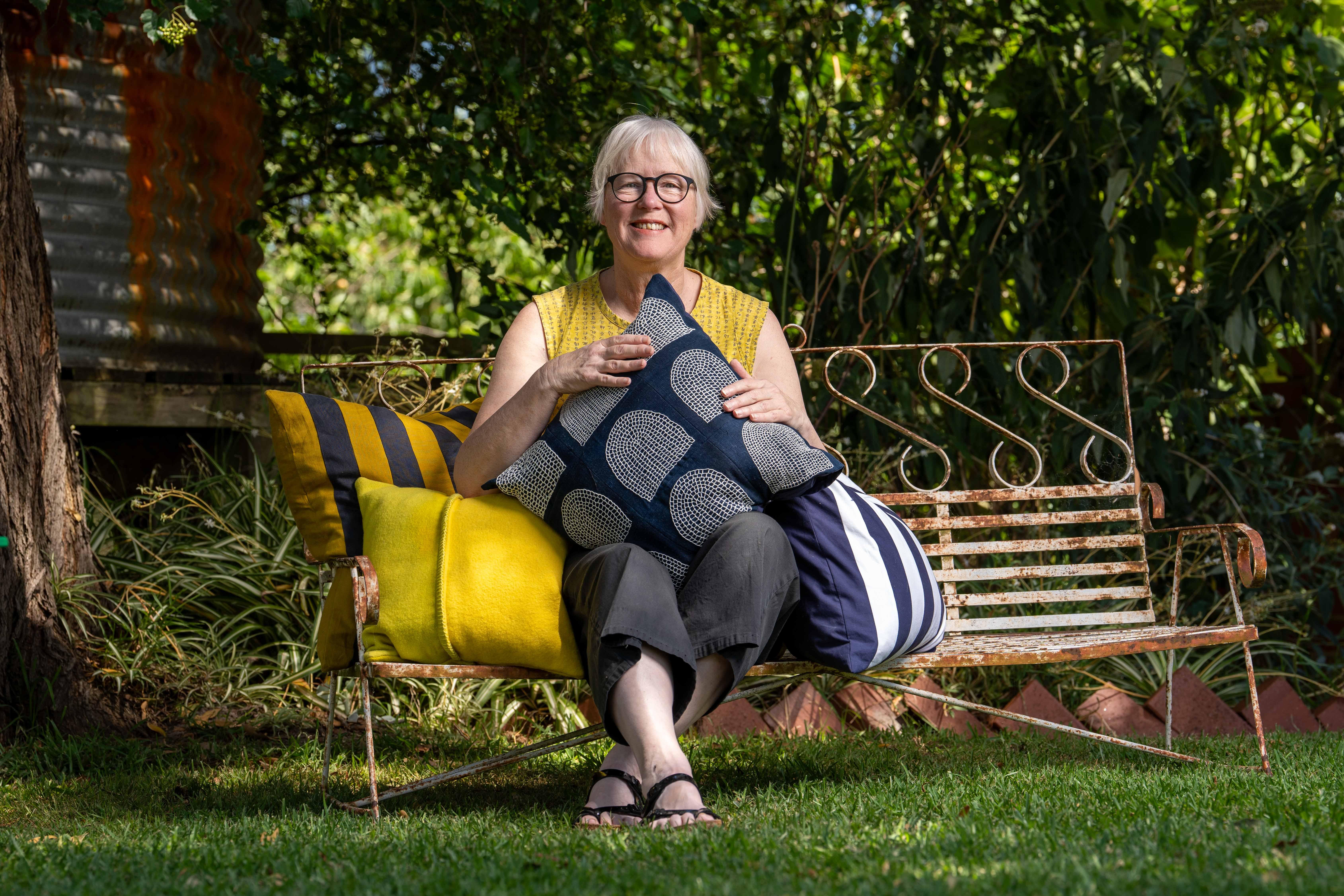 مدرسه صنایع دستی اوز - کارگاه های هنری