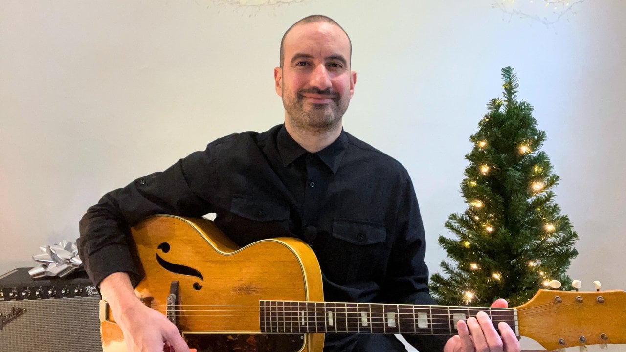 Les 10 plus beaux chants de Noël à jouer à la guitare et éviter d