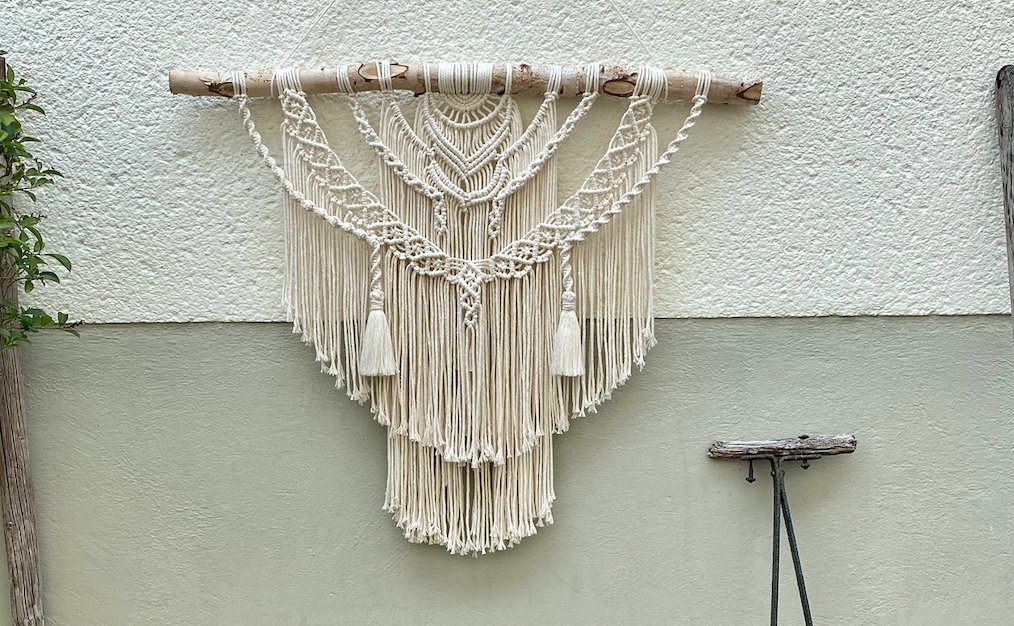 DIY Macrame Wall Hanging // Half-Circle (Semi-Lunar)