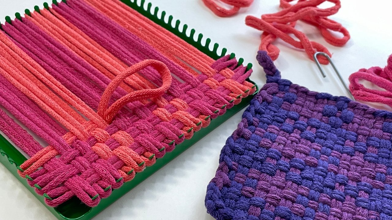 Simple and Easy Square Crochet Pot-holder - Video Tutorial (left-handed) 