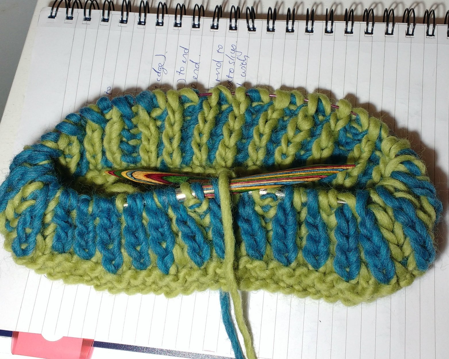 Brioche Knitting in the round. Make a Chunky Cowl. Laura Whittington